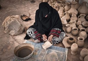 ساخت کوزه زنان سیستان و بلوچستان