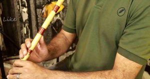 شکل صحیح میزان فاصله ی لوله ی نی از بدن